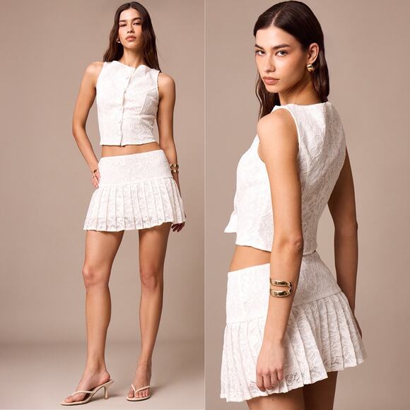 NWT Pretty Little Thing White Lace Boatneck Top Pleated Mini Skirt Two Piece Set - Picture 1 of 15